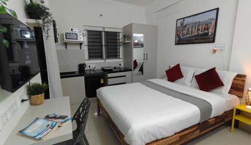 Studio with Balcony