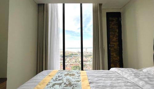 Studio Apartment with Sea View