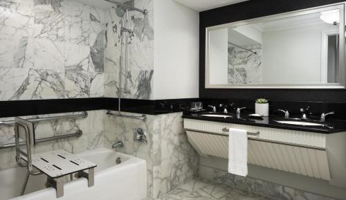 Classic Room with 2 Double Beds Adapted Tub - Mobility and Hearing Accessible