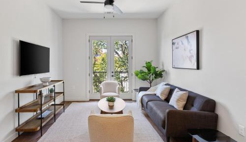 Classic One-Bedroom Apartment with King Bed