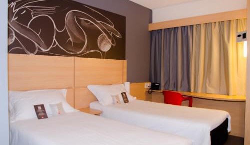 Standard Apartment with Two Single Beds