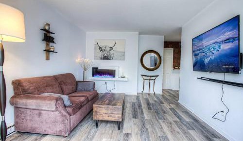Three-Bedroom Apartment with Balcony