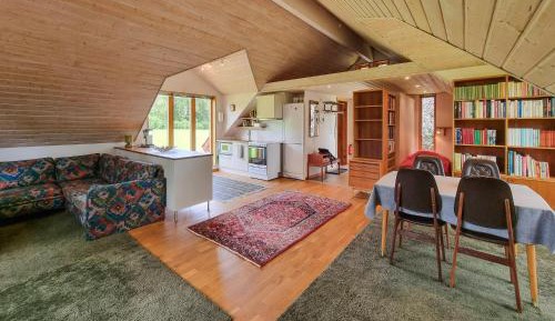 One-Bedroom Holiday Home