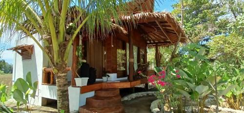 Bungalow with Garden View