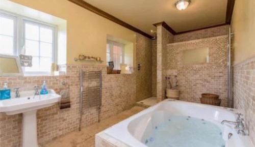 Deluxe Bungalow with Garden View