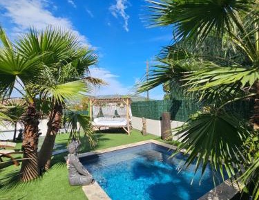 Queen Room with Pool View