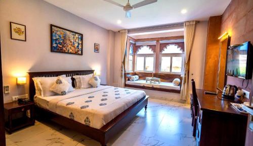 Deluxe King Room