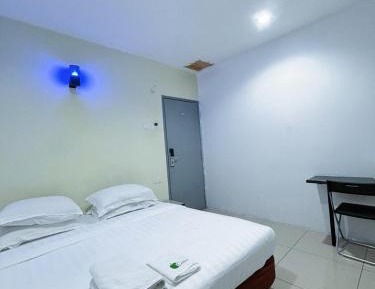 Deluxe King Suite