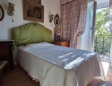 Villa with Garden View