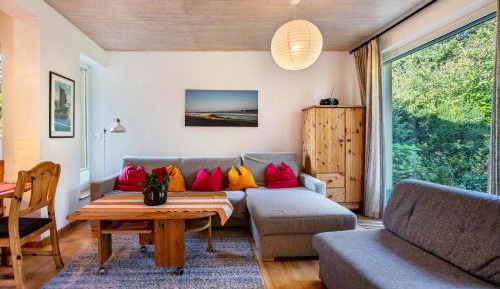 Superior One-Bedroom Apartment