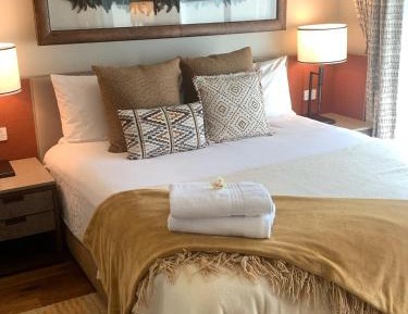 Queen Room with Pool View