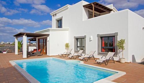 Three-Bedroom Villa with Private Pool (6 Adults)