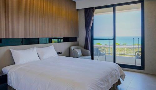 Deluxe Double Room with Balcony and Sea View