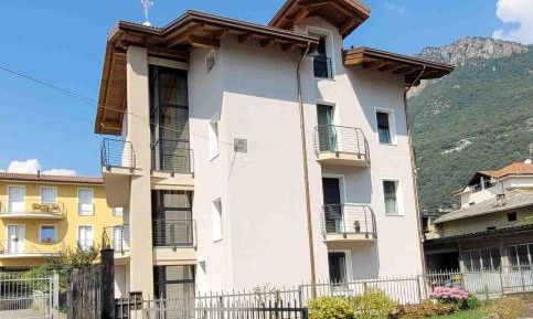 Two-Bedroom Apartment with Mountain View