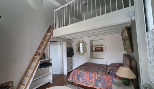 Studio - Split Level