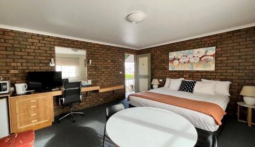 Deluxe King Room