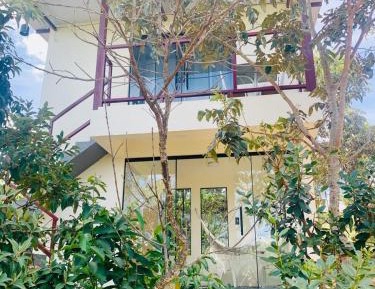Apartment with Mountain View