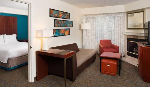 Two-Bedroom Queen Suite