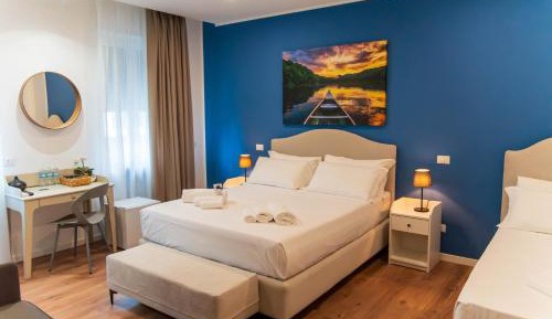 Deluxe Room (2 Adults + 1 Child)
