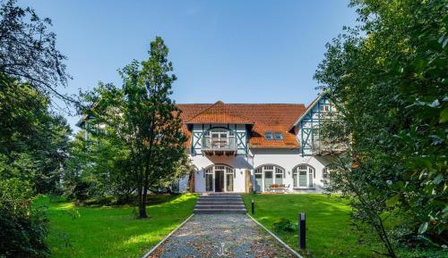 Apartment with Lake View