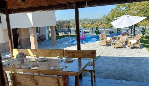 Three-Bedroom Holiday Home 
