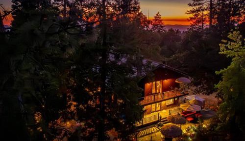 Villa with Garden View