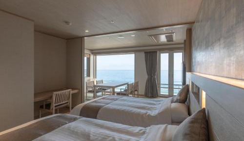 Twin Room with Private Bathroom