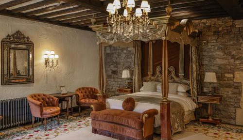 Superior Deluxe Bedchamber