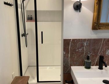 Double Room with Shower