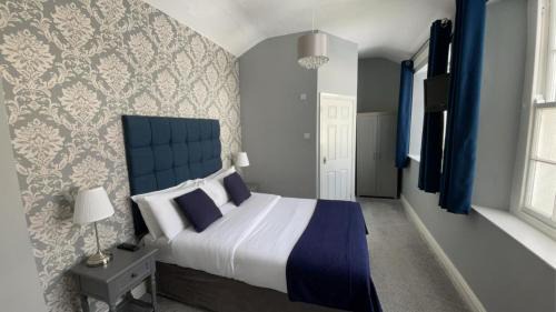One-Bedroom Deluxe Apartment