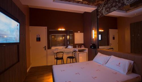 Queen Room with Spa Bath