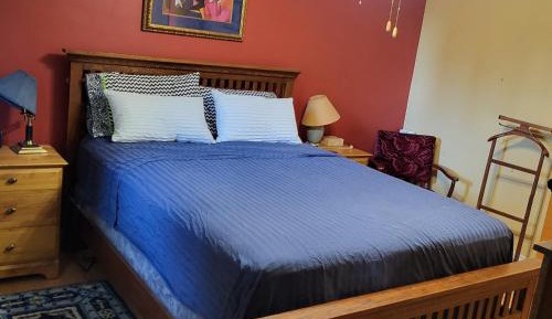 Standard Queen Room