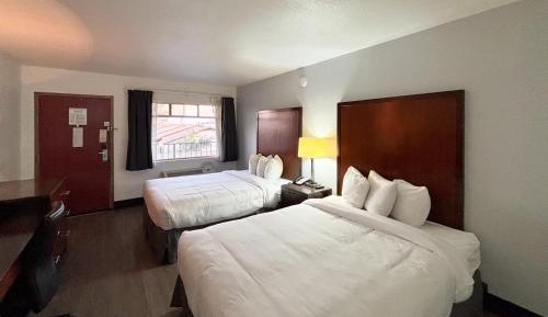 Queen Room with Two Queen Beds - Disability Access - Non-Smoking