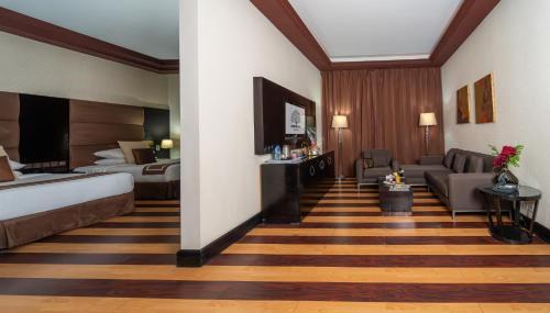 Deluxe Suite with Sea View