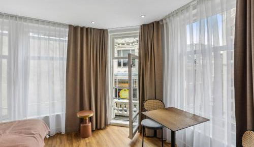 Suite with French balcony