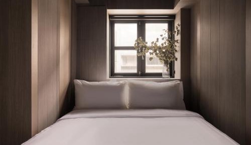 Family Room with 1 Single Bed + 1 Queen Bed