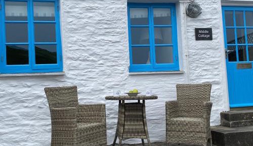 Middle Cottage- with sea view