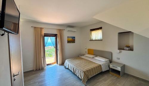 Double Room with Balcony and Sea View