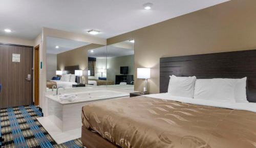King Room with Whirlpool - Non-Smoking
