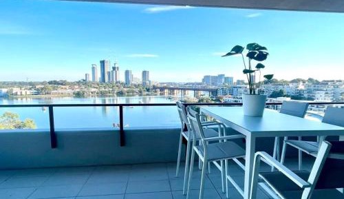 Three-Bedroom Apartment with Marina View