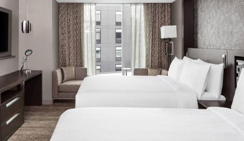 Queen Room with Two Queen Bed, Courtyard view
