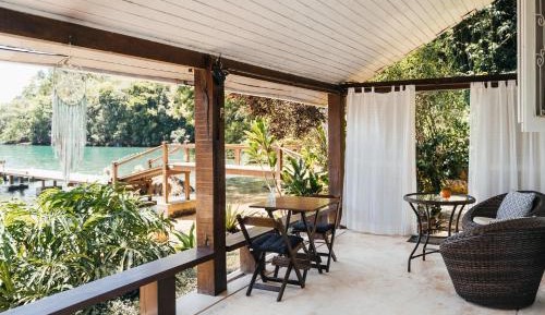 Standard Beachfront Suite