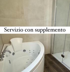 Queen Room with Spa Bath
