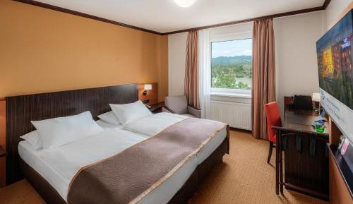 Superior double room with twin beds
