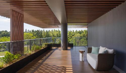 Garden King Room