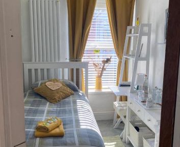 Single Room with Shared Bathroom