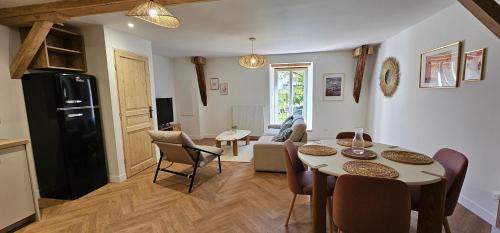 Two-Bedroom Apartment with Mountain View