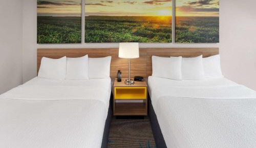 Queen Room with Two Queen Beds - Non-Smoking