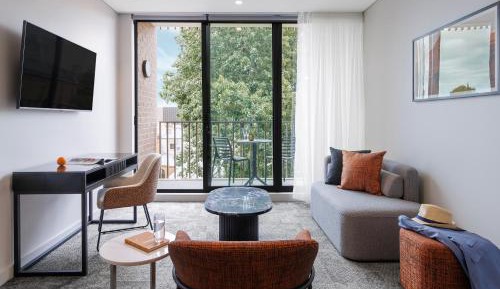Superior One Bedroom Apartment with Balcony