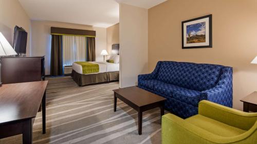King Suite with Sofa-Bed - Non-Smoking
